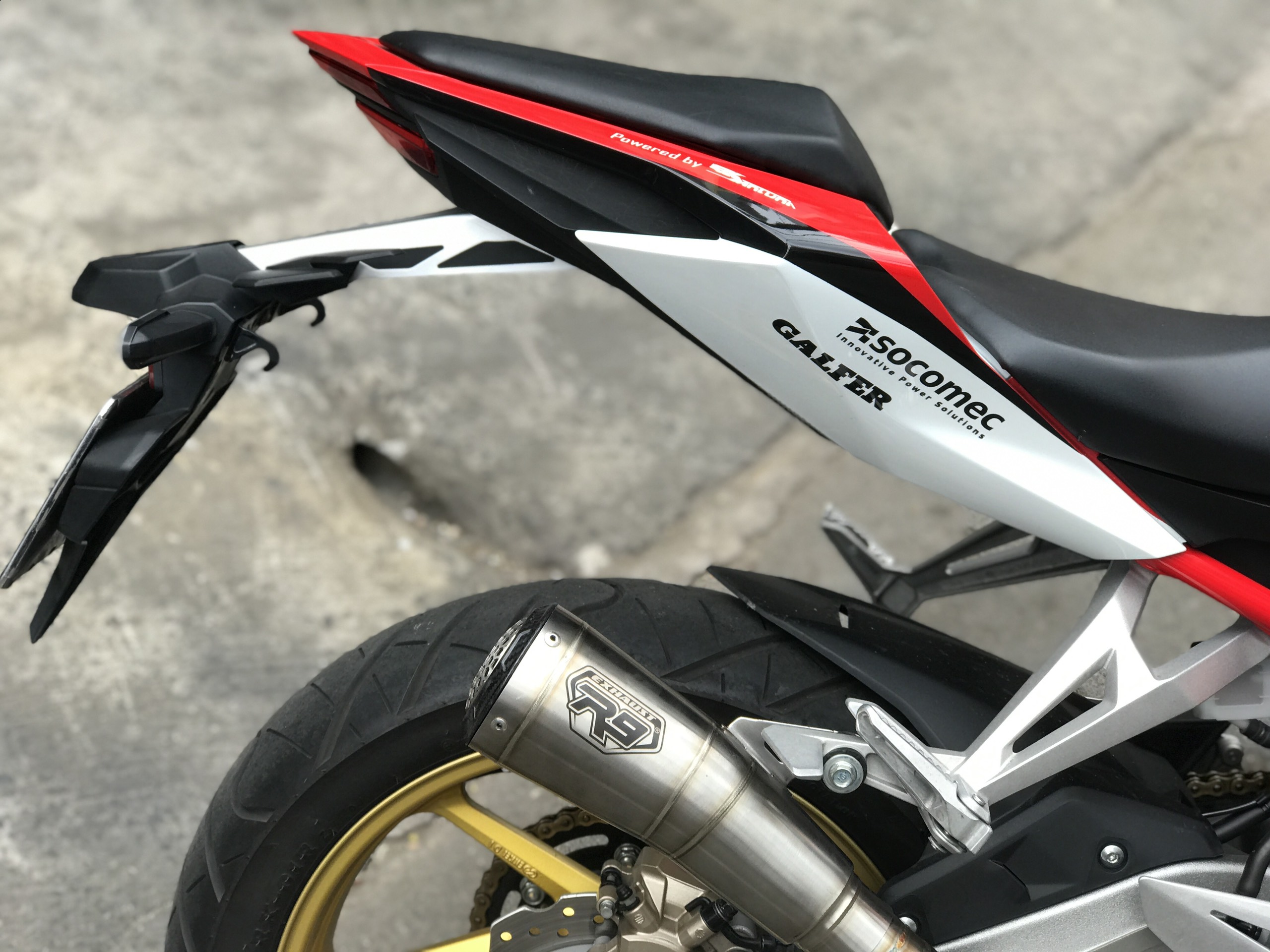 Pô R9 PÔ R9 EXHAUST CHÍNH HÃNG